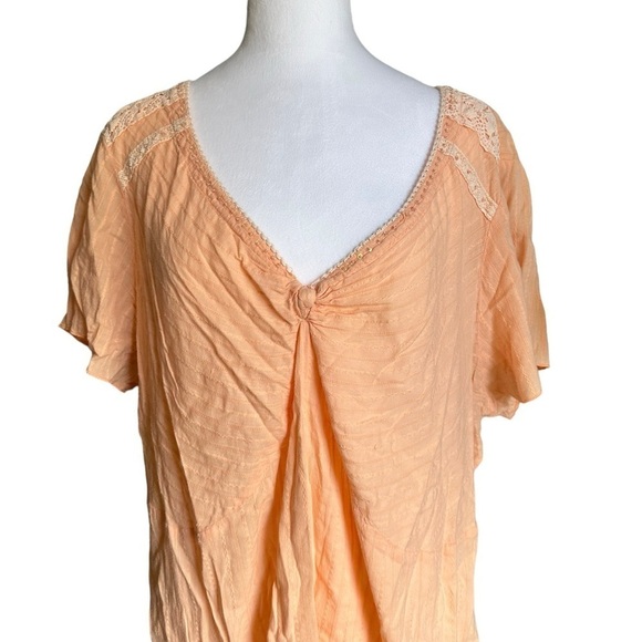 Lane Bryant Peach V-neck Crocheted Hem Top Size XL/XXL - Picture 3 of 16